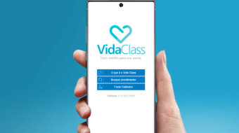 Galaxy-Note10-in-Hand-Mockup-sm